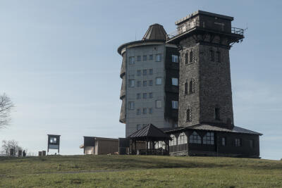 Gebäude auf dem Gipfel des Čerchov
